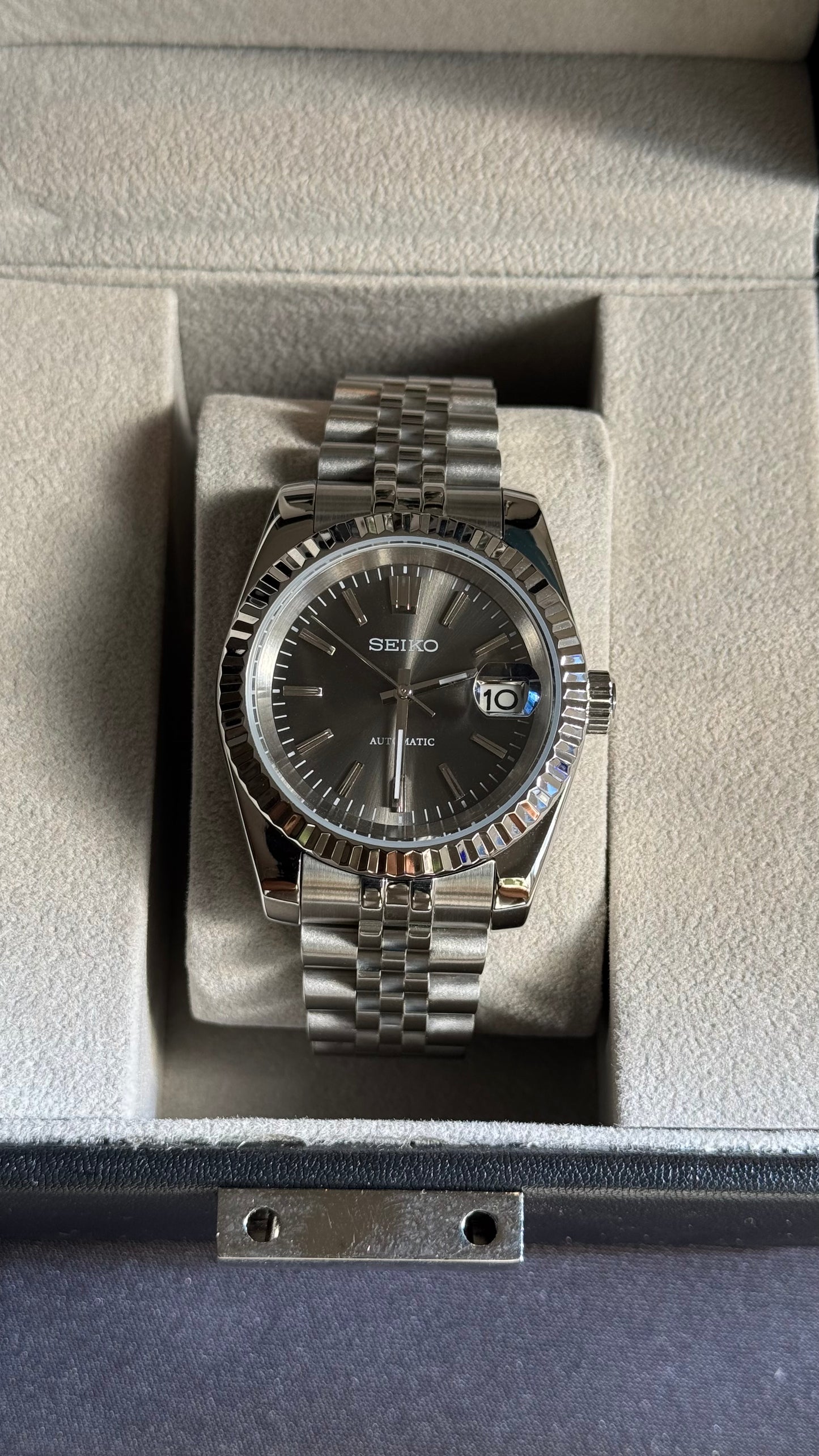 Thick Baton Platinum Dial Perpetual SeikoJust Stainless Steel