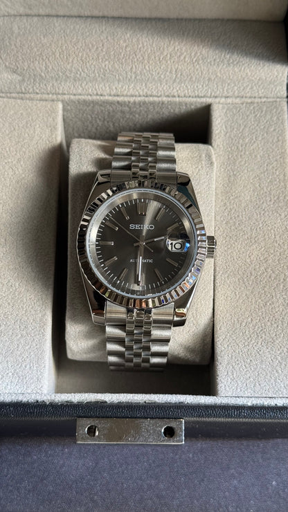 Thick Baton Platinum Dial Perpetual SeikoJust Stainless Steel
