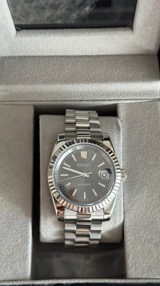 Thick Baton Platinum Dial Perpetual SeikoJust Stainless Steel