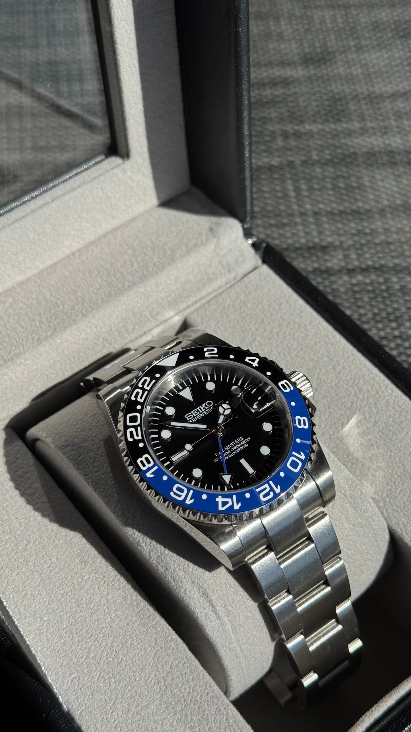 Batman & Batgirl Perpetual GMT
