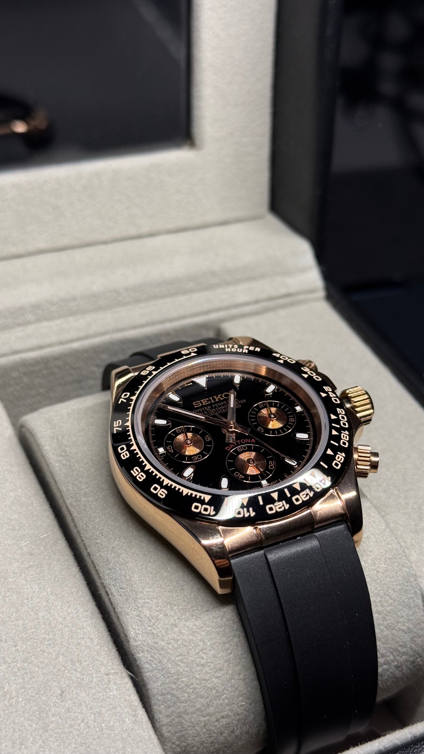 Rose Gold Seikotona - Oyster Flex Bracelet