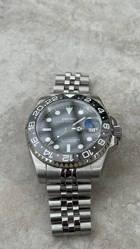 Bruce Wayne Perpetual GMT