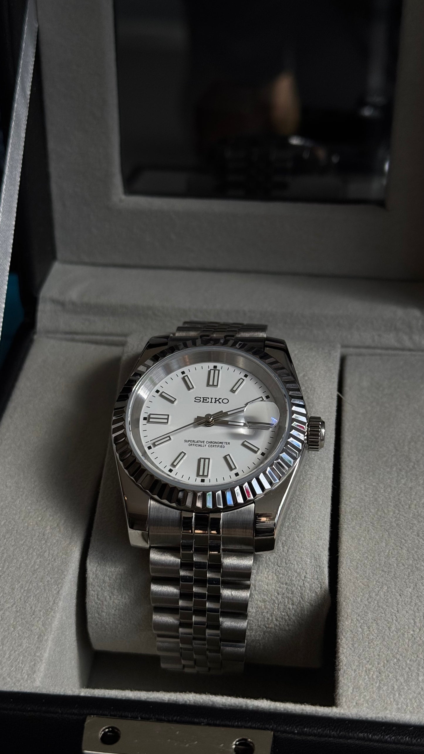 Old School White Dial SeikoPerpetual Stainless Steel