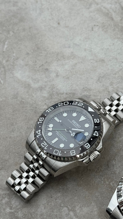 Bruce Wayne Perpetual GMT