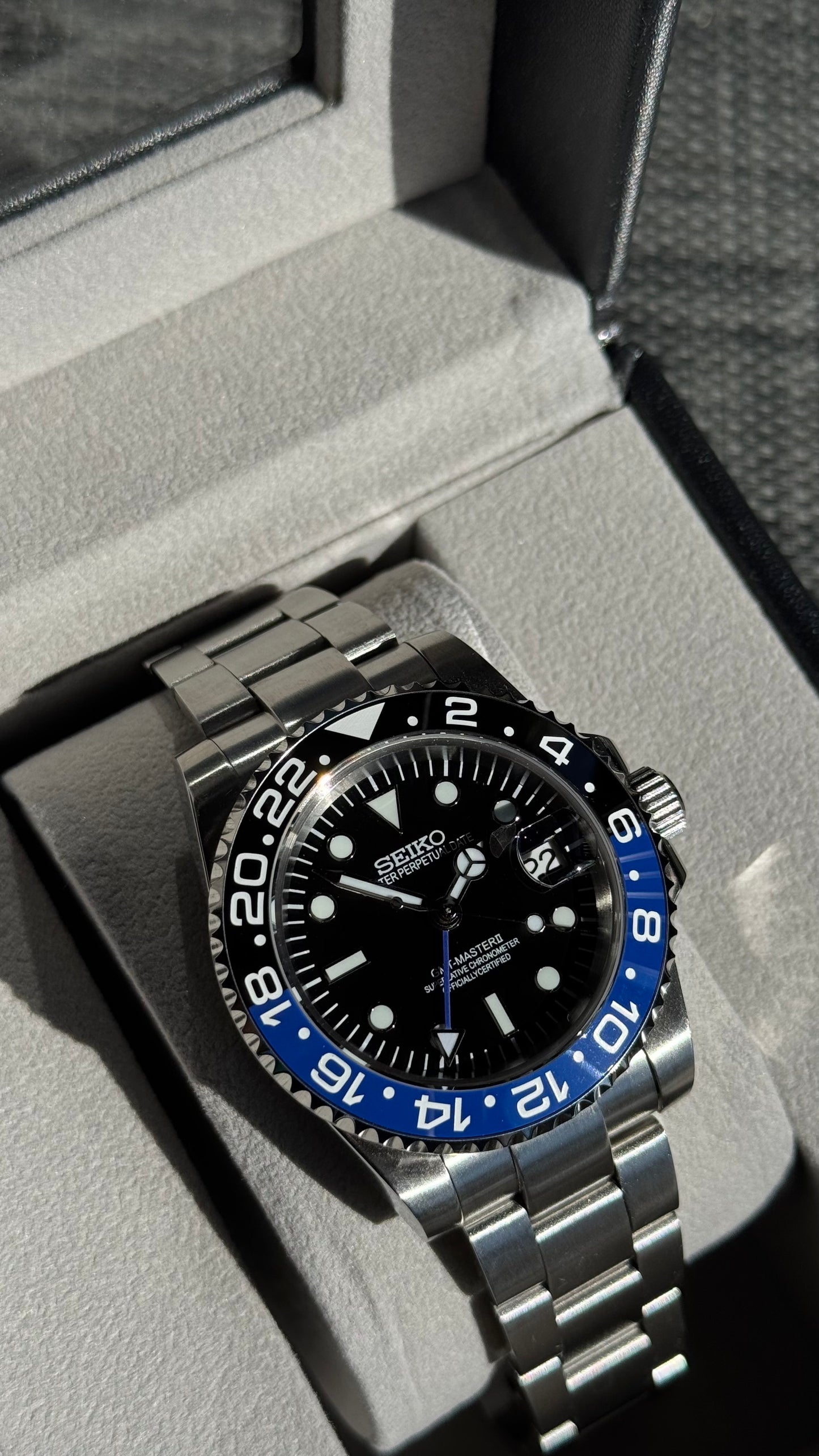Batman & Batgirl Perpetual GMT