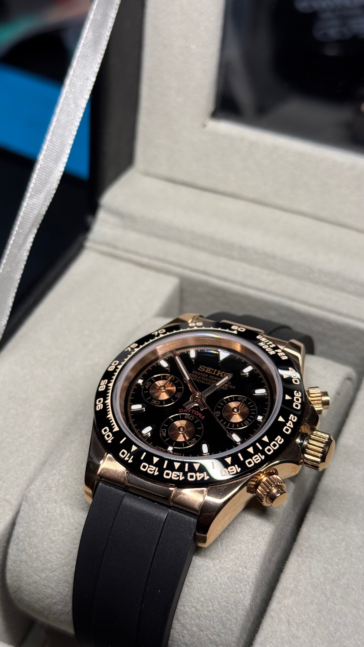Rose Gold Seikotona - Oyster Flex Bracelet