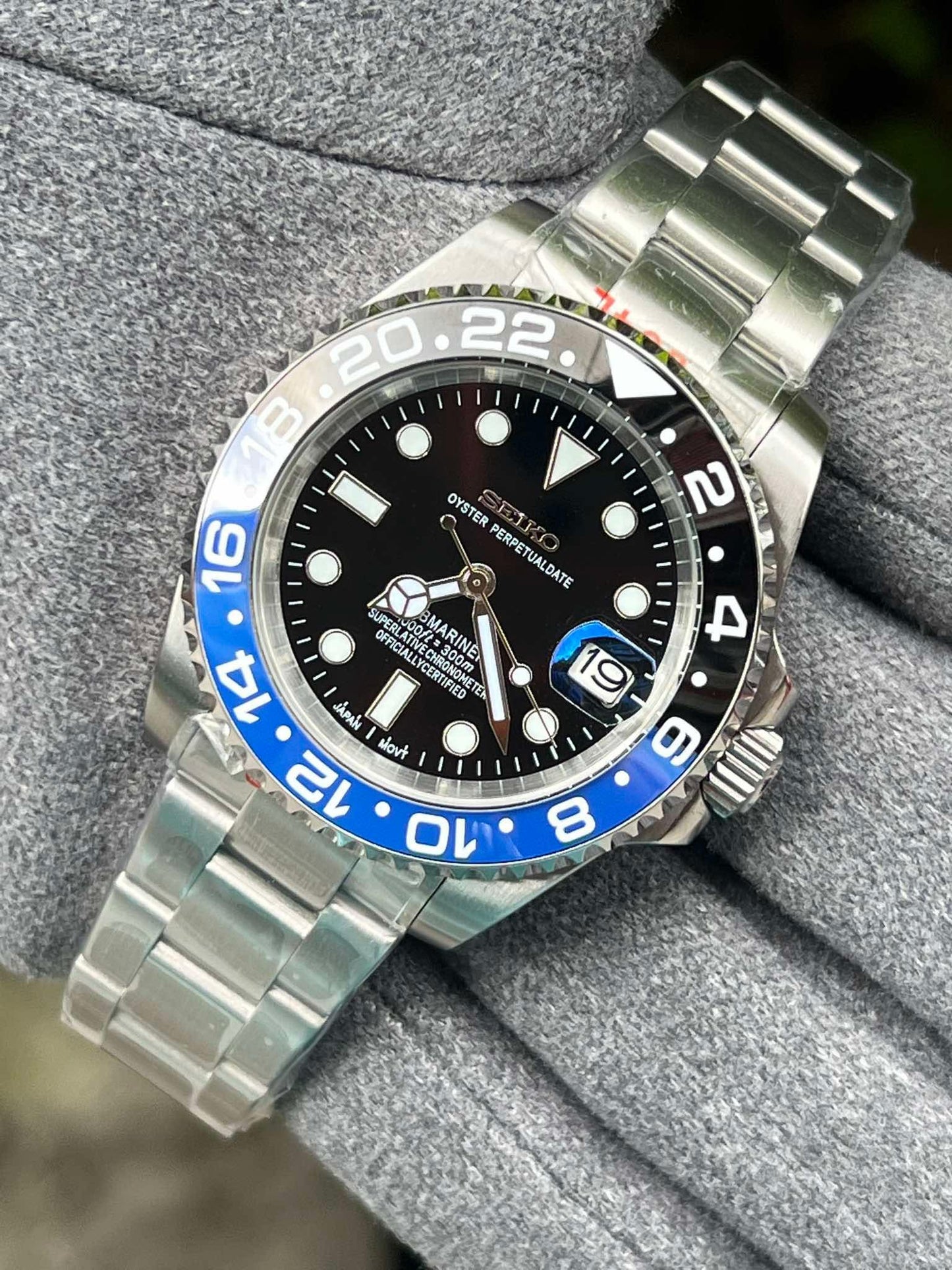Batman & Batgirl Perpetual GMT