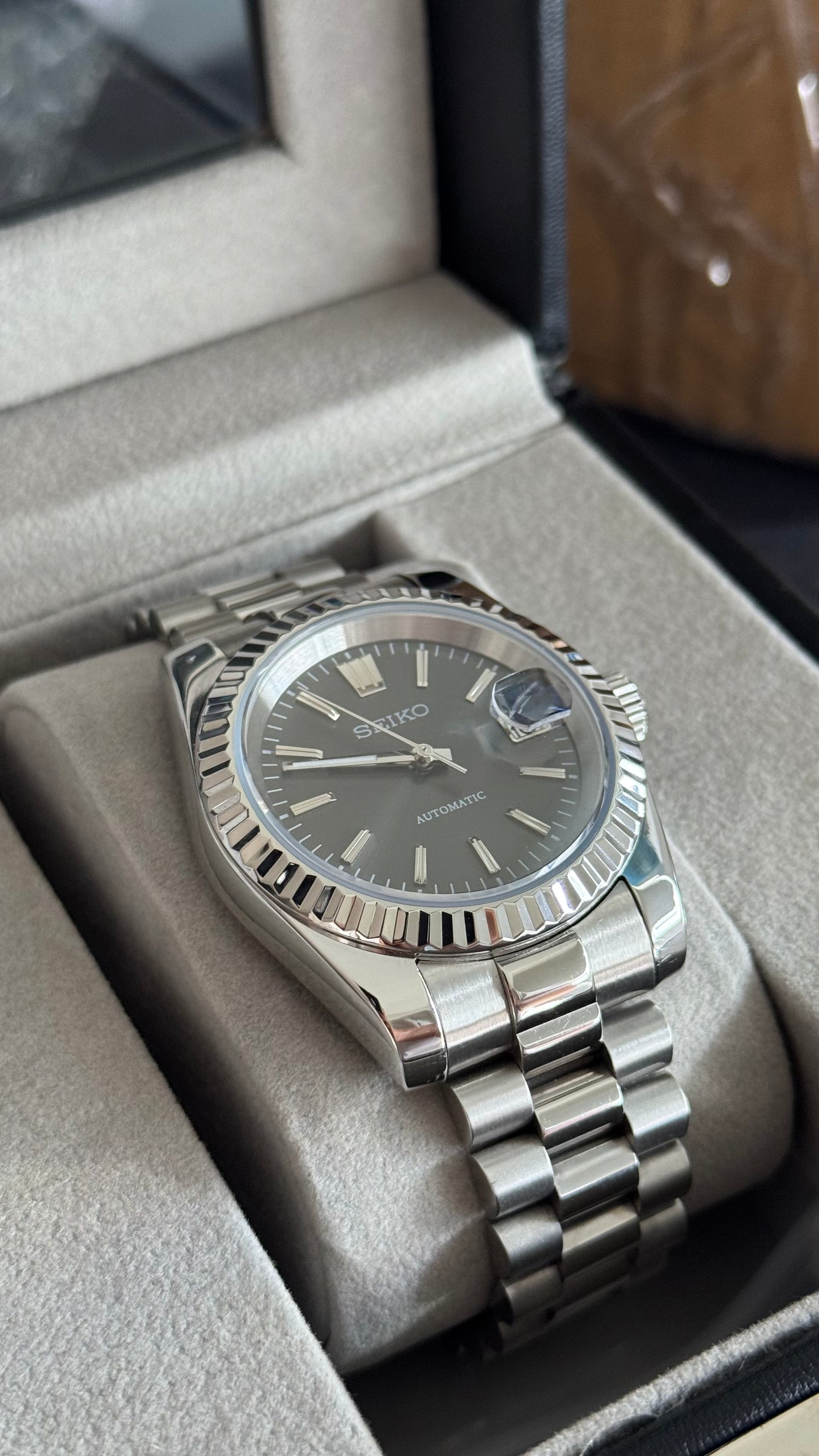Thick Baton Platinum Dial Perpetual SeikoJust Stainless Steel