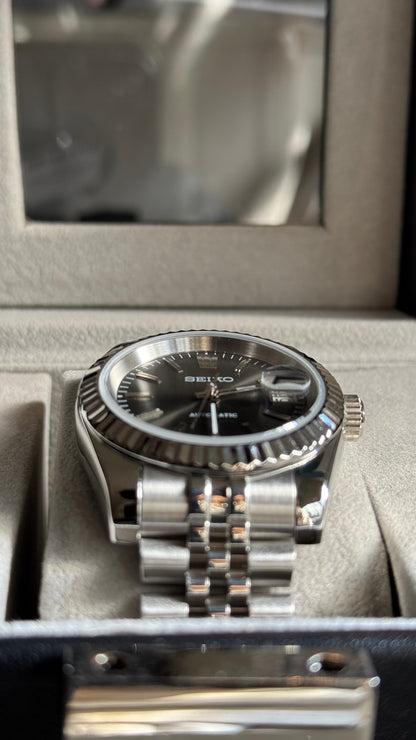 Thick Baton Platinum Dial Perpetual SeikoJust Stainless Steel