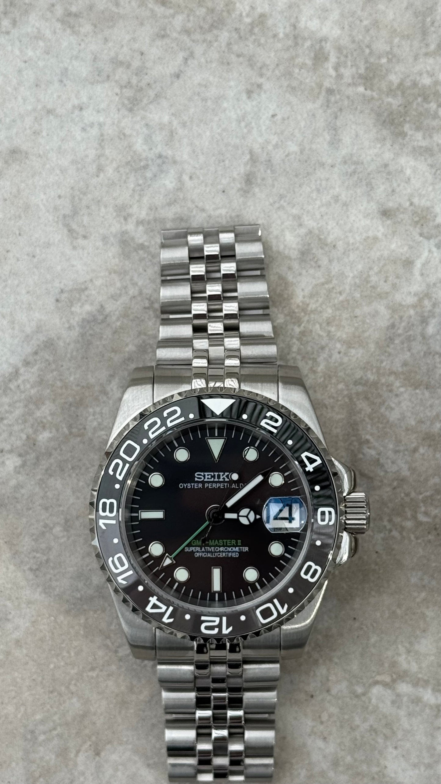 Bruce Wayne Perpetual GMT